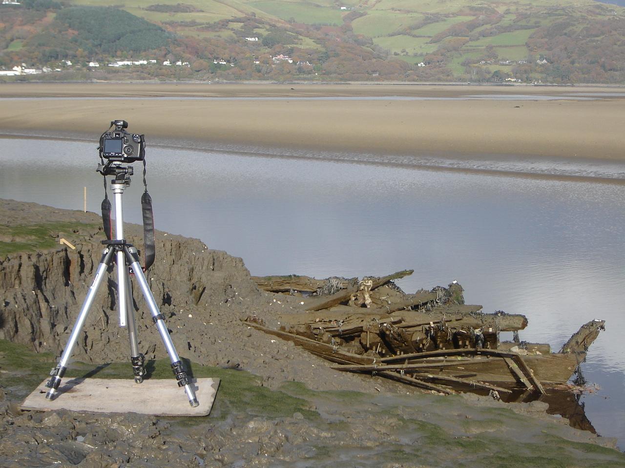  Recording by photographing the site from the land  